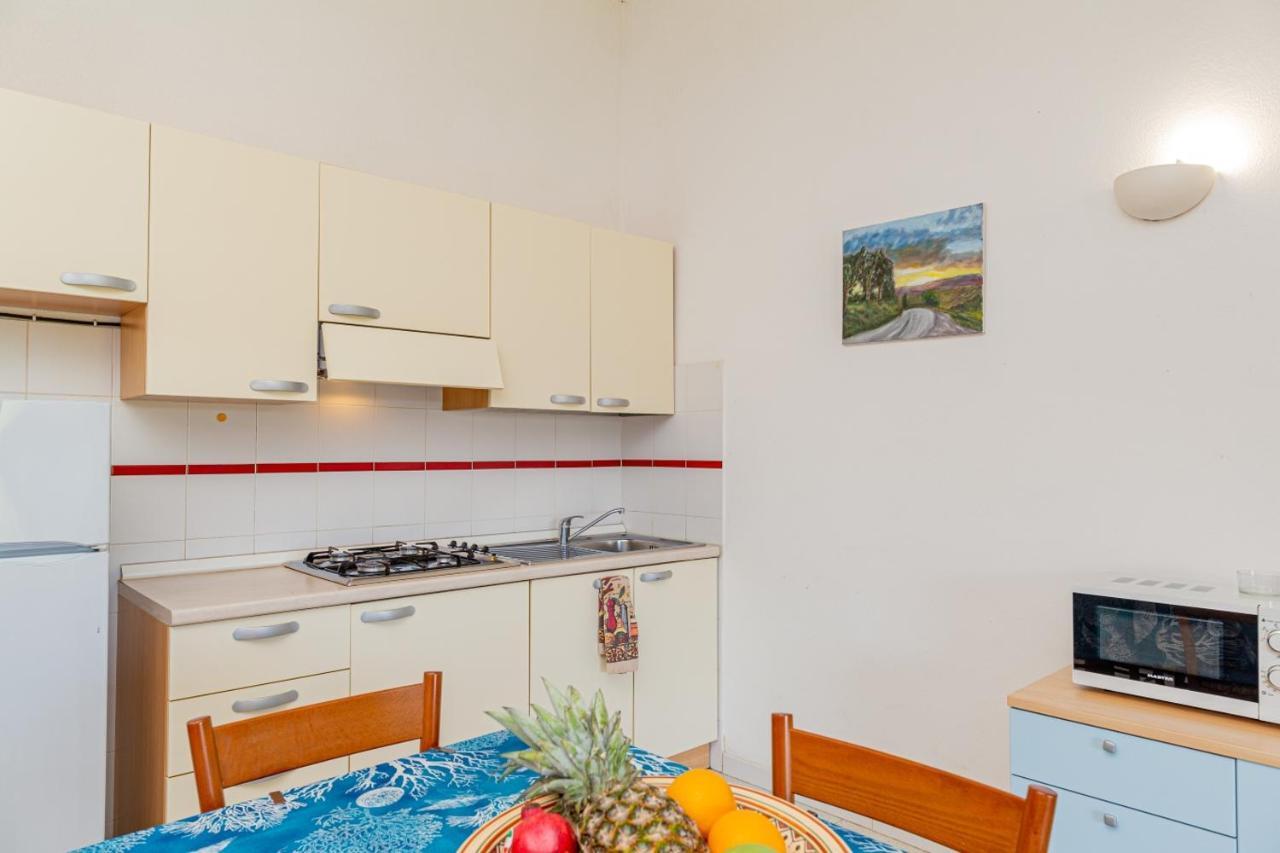 Appartamento Trilocale Le Canne 6 Posti Letto Con Giardino San Teodoro  Exteriér fotografie